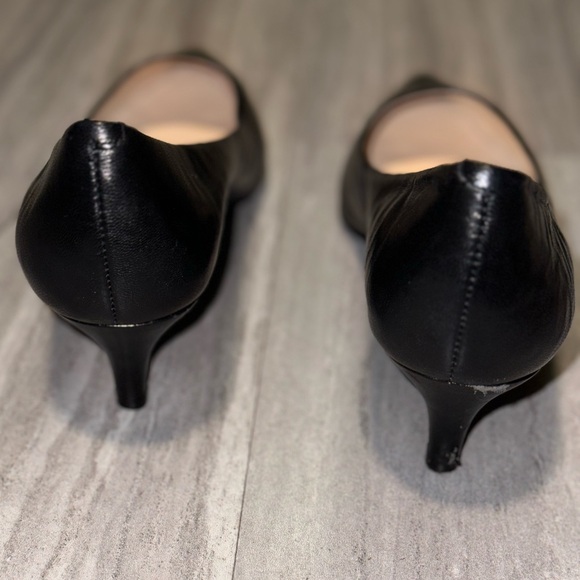 Black Nine West Pointed Toe Pumps - Picture 4 of 6